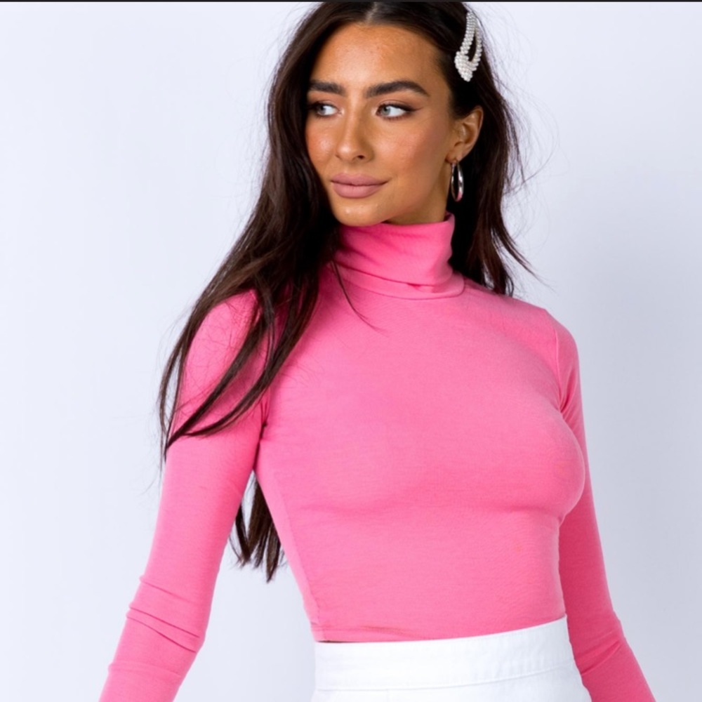 Pink cropped turtle neck